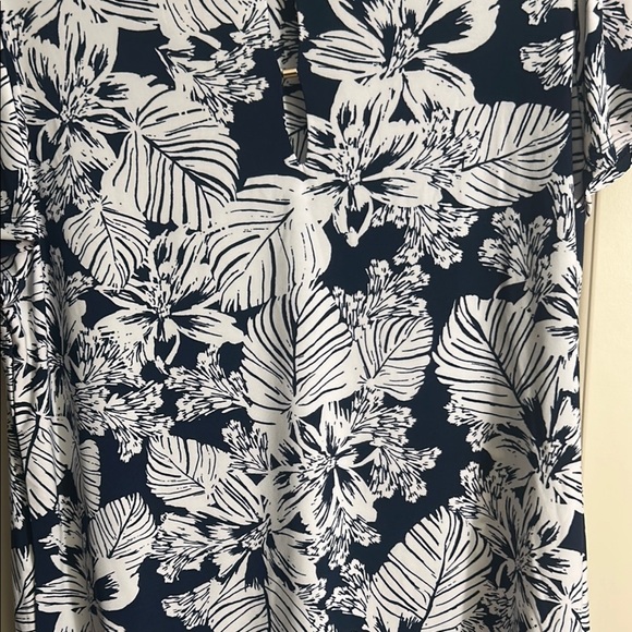 Jones New York Blue and White Fitted T-Shirt with Mandarin Collar - Picture 17 of 17